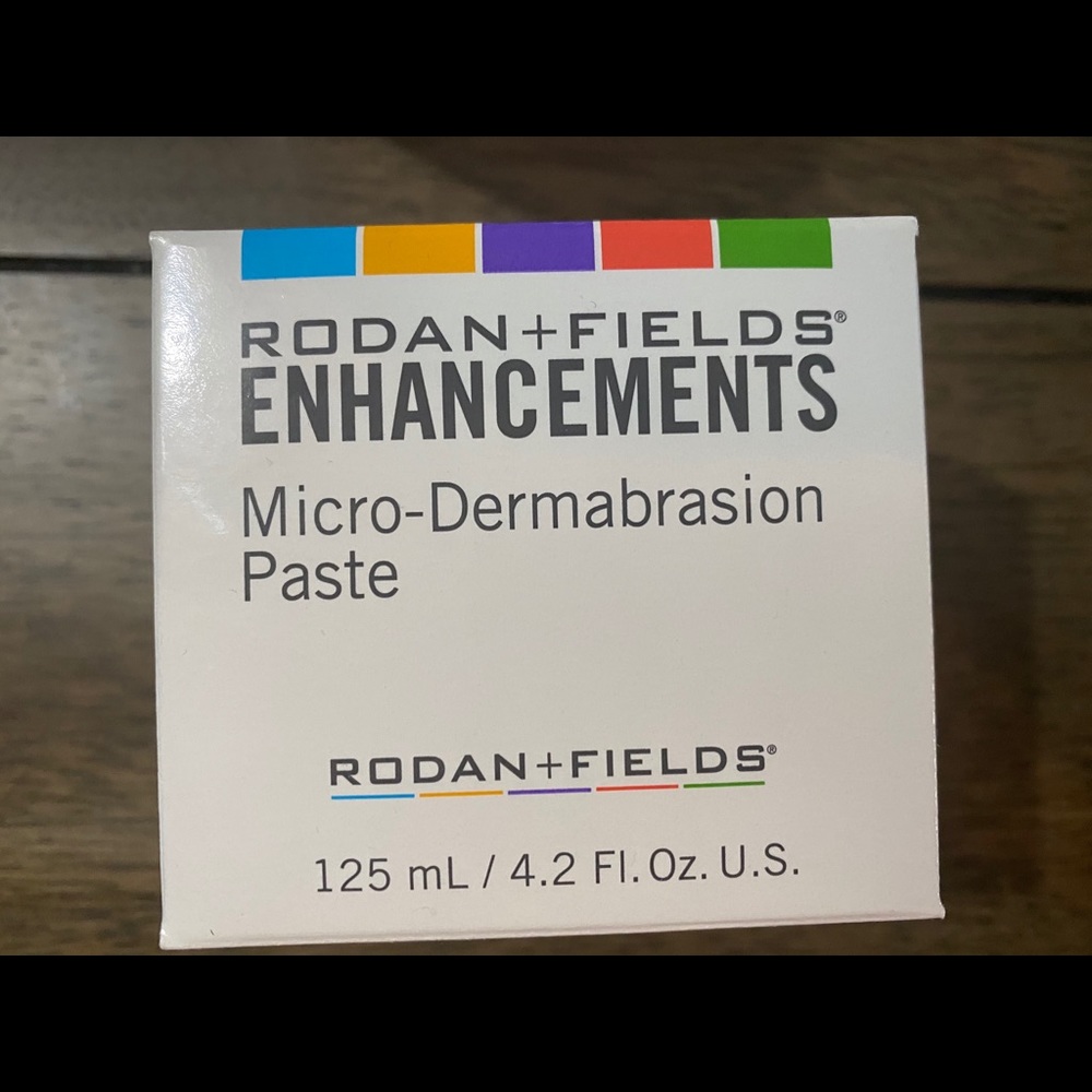 Microdermabrasion paste